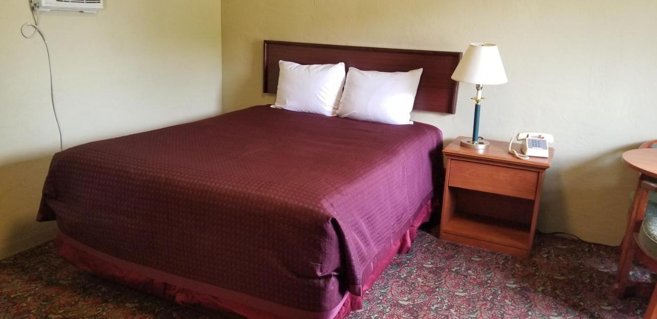 Quick Stop Motel Round Prairie Ngoại thất bức ảnh