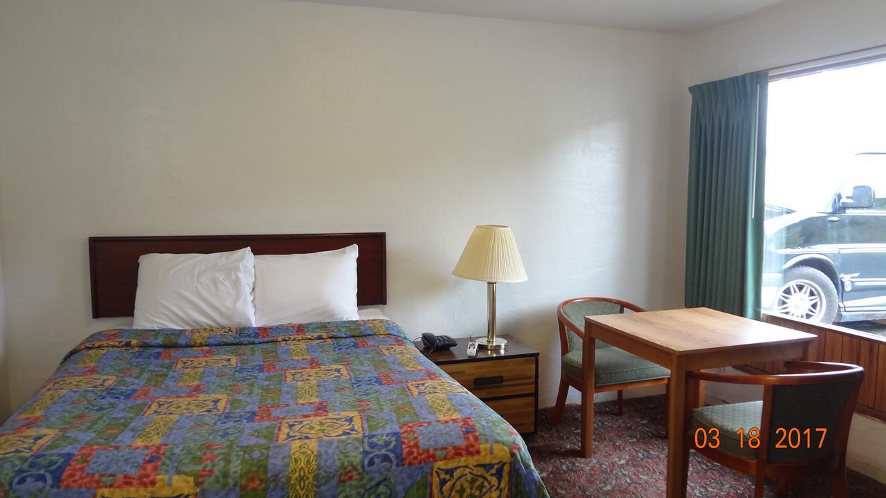 Quick Stop Motel Round Prairie Ngoại thất bức ảnh